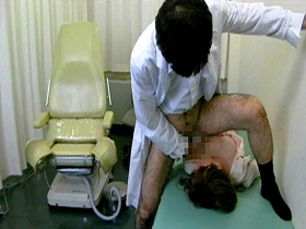 泌尿器科で緊張する人妻をレ○プ中出しする医師の盗撮映像ベスト4時間　20人　サンプル画像09